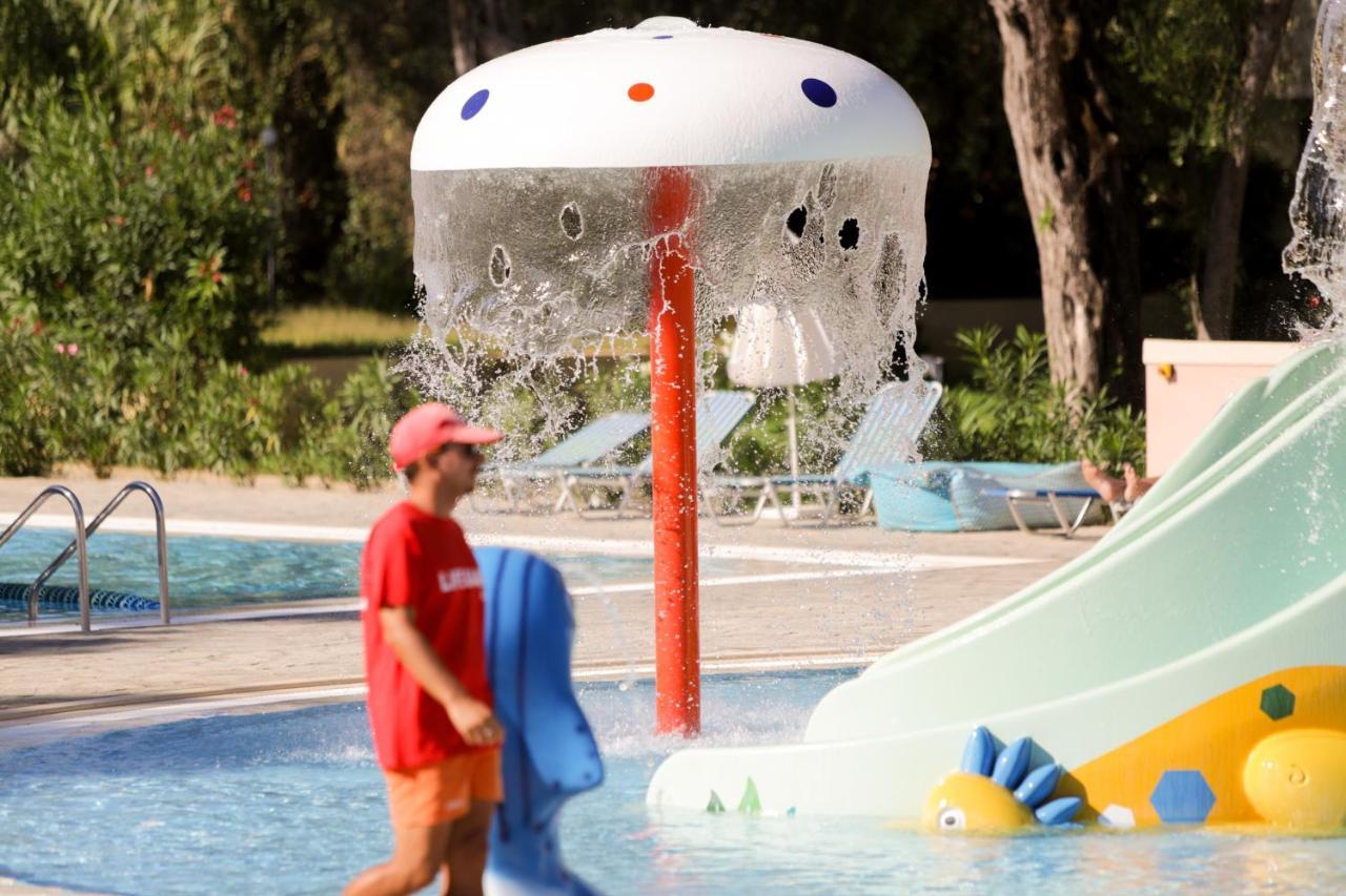Sentido Apollo Palace Mesongi Exterior photo Mushroom umbrella
