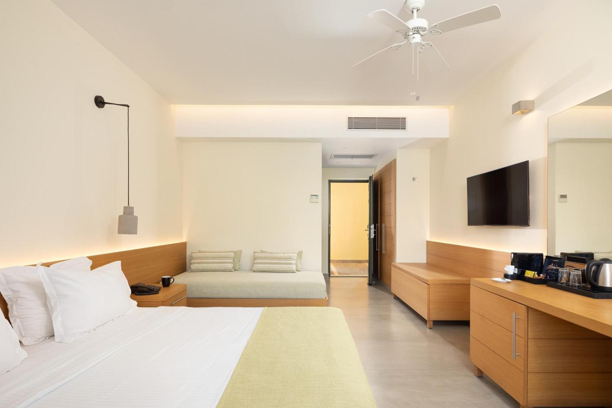 Sentido Apollo Palace Mesongi Exterior photo Deluxe Room