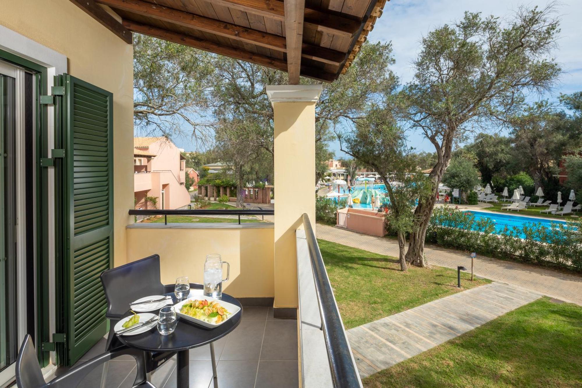 Sentido Apollo Palace Mesongi Exterior photo A balcony at a hotel